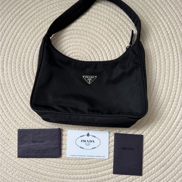 Prada Hobo Bag Nero Tessuto re-edition 2000 in black - Picture 1 of 7